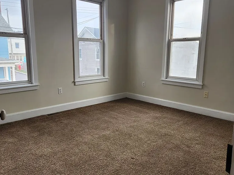 120 Cooper St — Photo 9