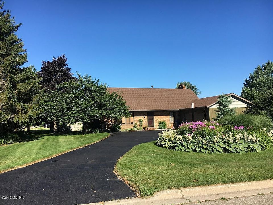 1st image of 280 Brook Lane Ave