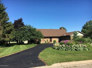 280 Brook Lane Ave, Holland, MI 49423