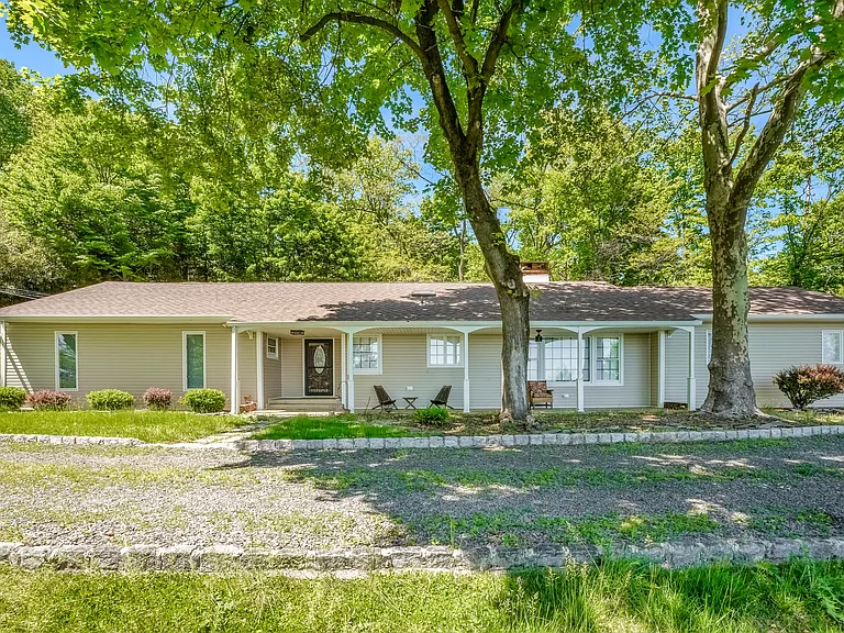 306 Warrenville Rd — Photo 1
