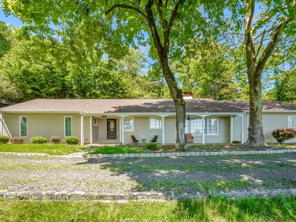 306 Warrenville Rd, Green Brook, NJ 08812