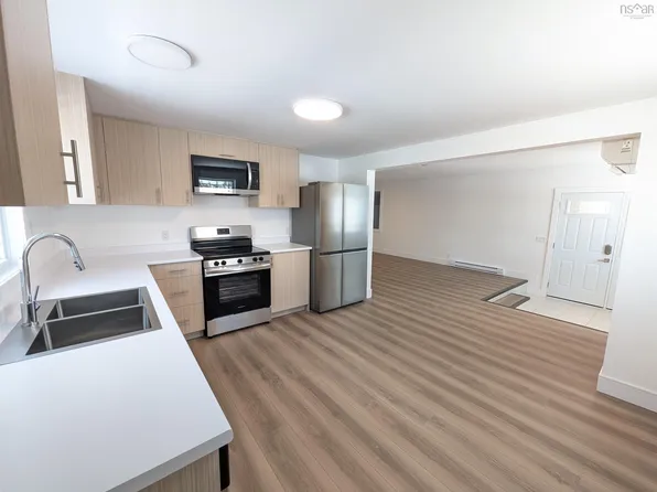 207 Highway 214, Elmsdale, NS B2S 1J1