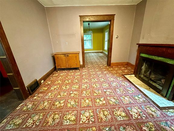 4th image of 1027 W 9th St