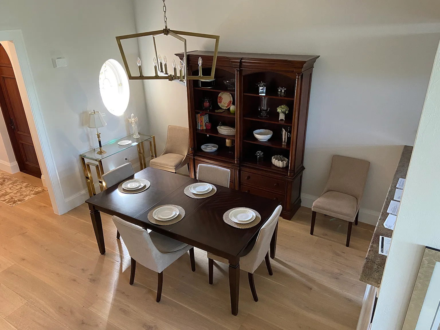 3 bed, 3.5 bath, 2200 sqft, $4,500 — Photo 3