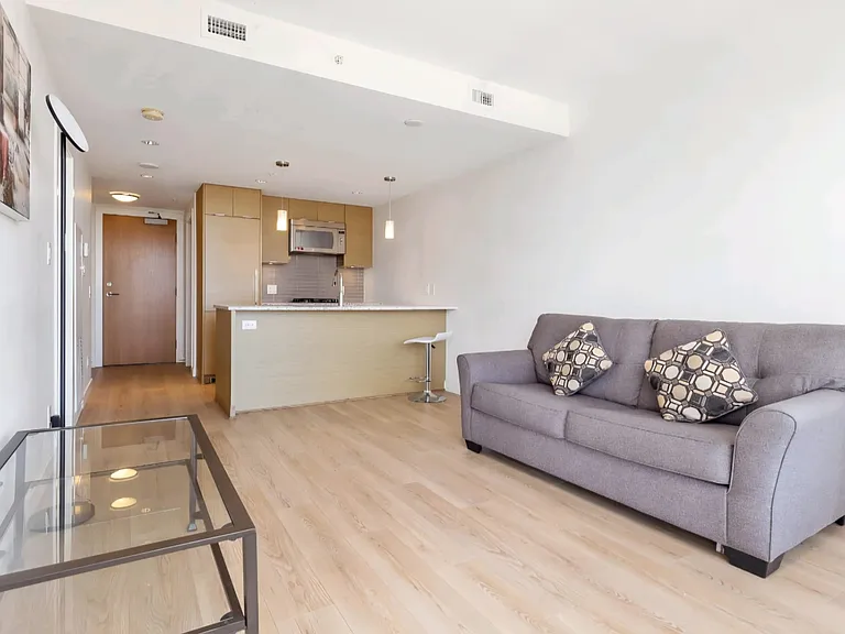 4083 Cambie St #710 — Photo 14