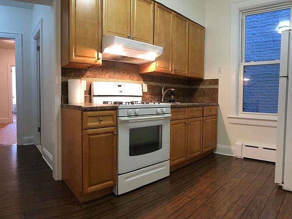 4th image of 23-24 28th St #1F