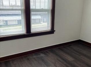 827 S 26th St #A, Manitowoc, WI 54220