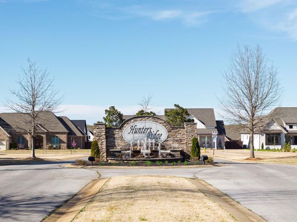 1126 Hidden Grove Pl, Florence, AL 35630