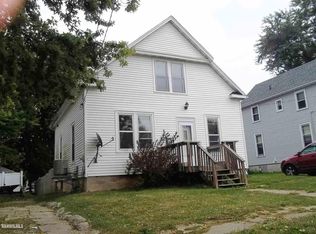 815 S 14th Ave, Freeport, IL 61032