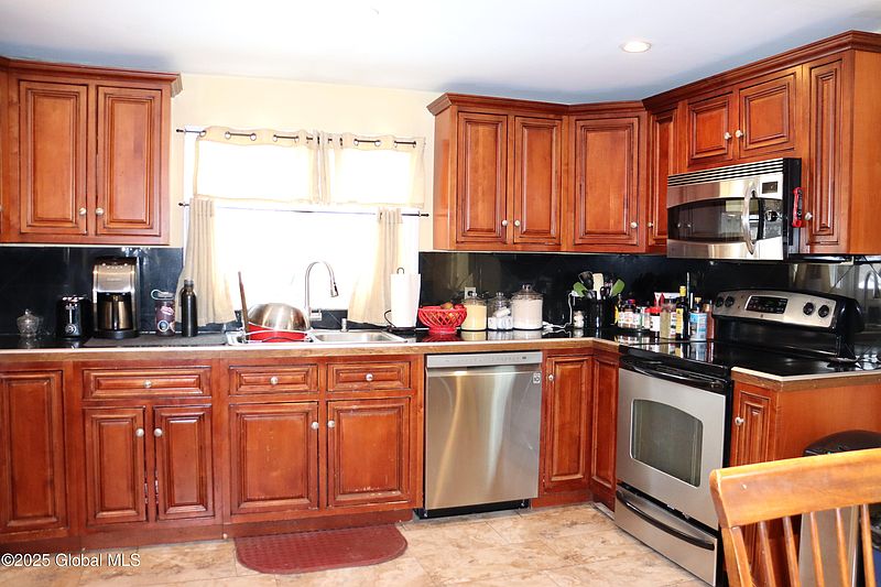 3rd image of 3405 Leroy Street