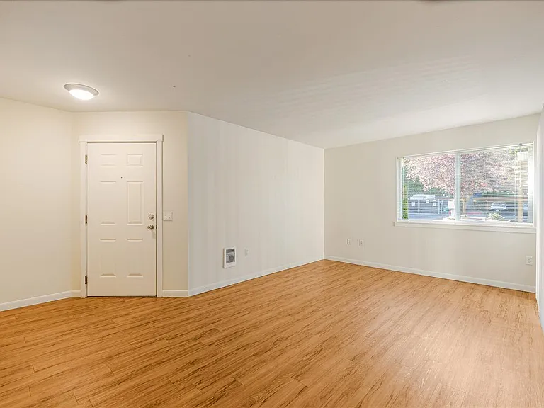 Cascade Woods Apartments — Photo 22