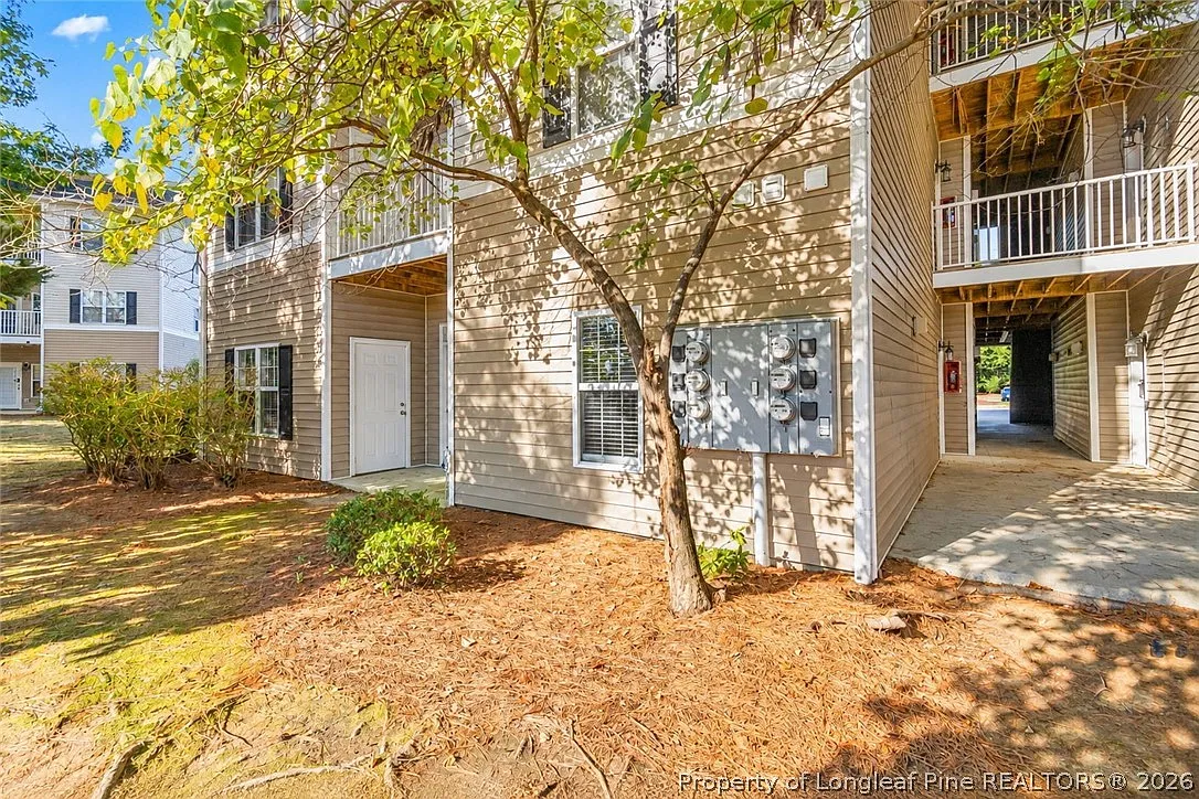 625 Marshtree Ln — Photo 2