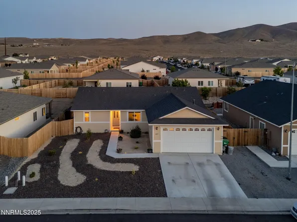 1827 Hickory Ln, Fernley, NV 89408