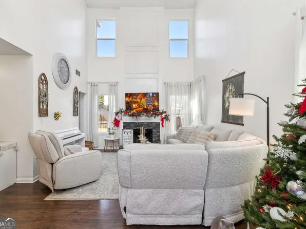 1240 Birchwood Ln, Roswell, GA 30076