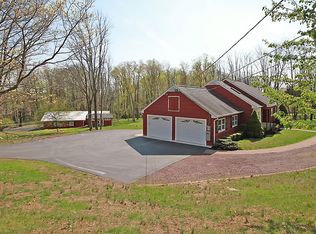 6 Burlinghoff Ln, Lebanon, NJ 08833