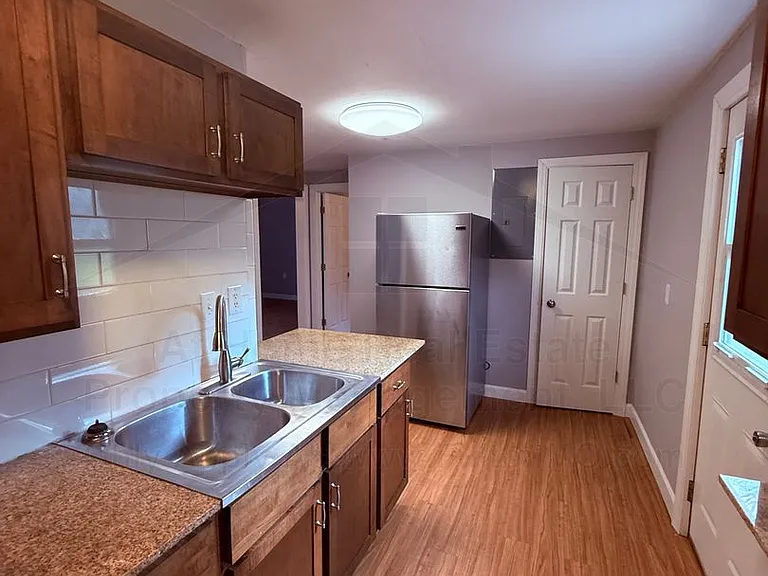 800 Churchill Rd — Photo 17