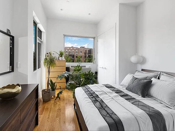 4th image of 109 Winthrop St Unit 2B