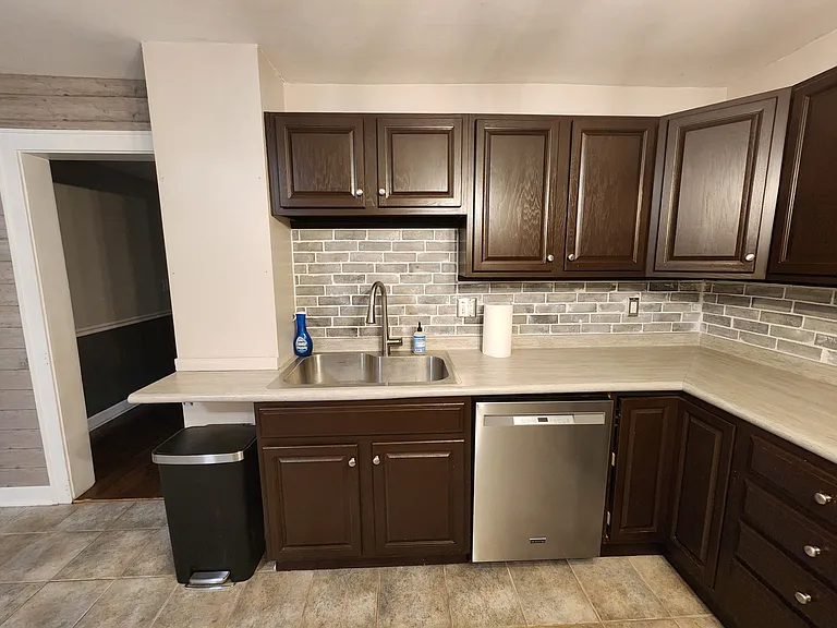 2310 Fulton Ave — Photo 10