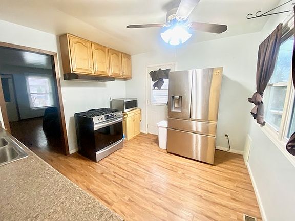 3rd image of 3425 Winhaven Dr