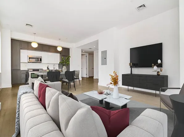 416 W 52nd St #619, New York, NY 10019