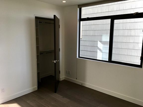 4th image of 204 17th Pl