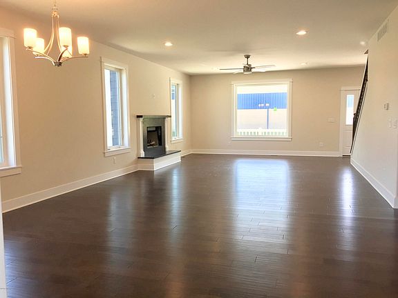 2nd image of 708 W Mechanic St