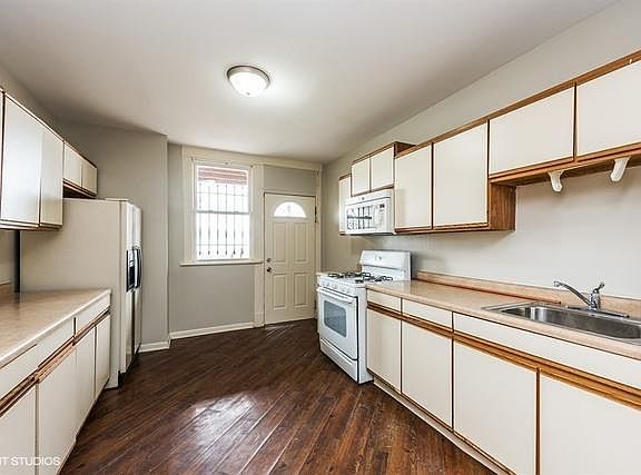 3rd image of 4244 W Wrightwood Ave #2W