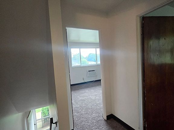 5th image of 305 Aqua Ct #2