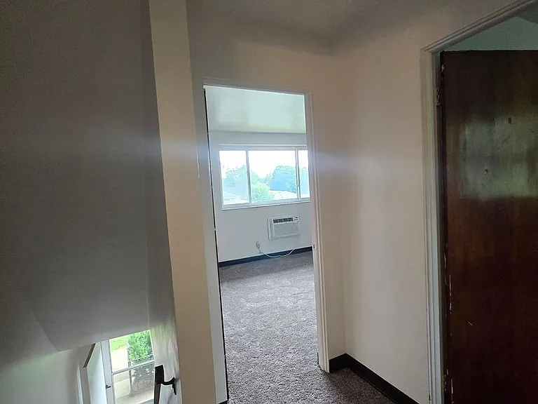 305 Aqua Ct — Photo 14