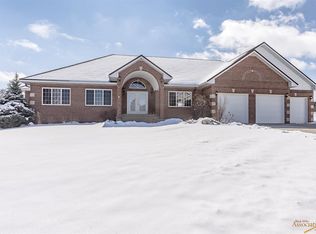 905 Enchantment Rd, Rapid City, SD 57701