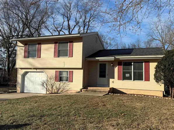 1513 Mayfair Dr, Janesville, WI 53545