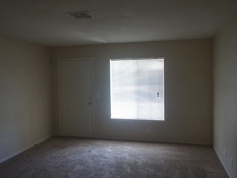 44 Logan St — Photo 7