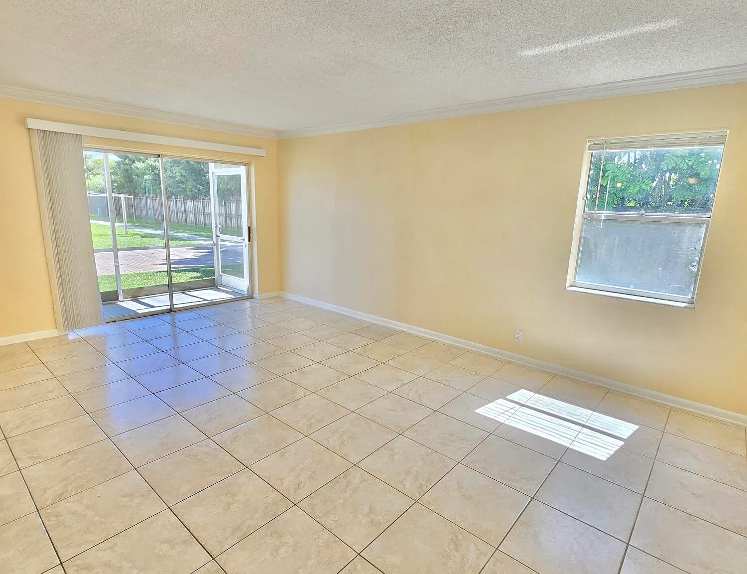 1 bed, 1.0 bath, 740 sqft, $1,550 — Photo 3