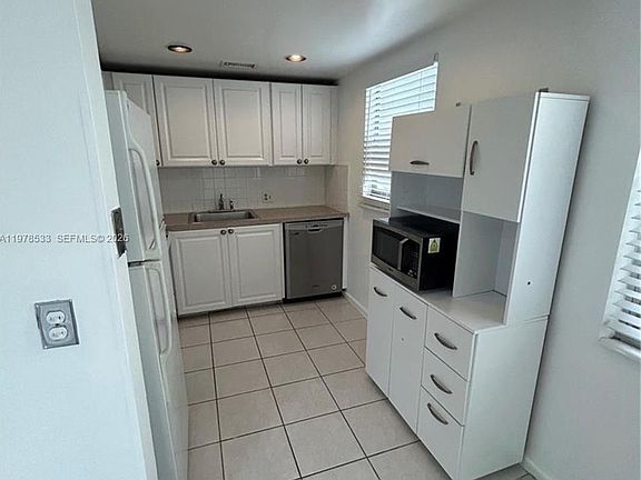 5th image of 550 Mansfield N #550