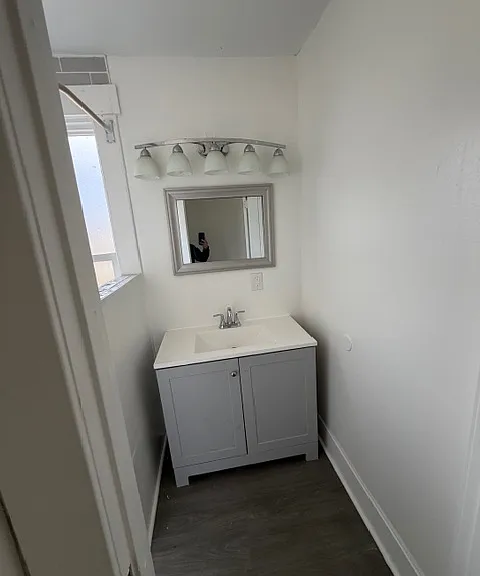 41 S Oakley Ave — Photo 12