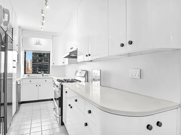 425 East 58th Street image 14 of 18