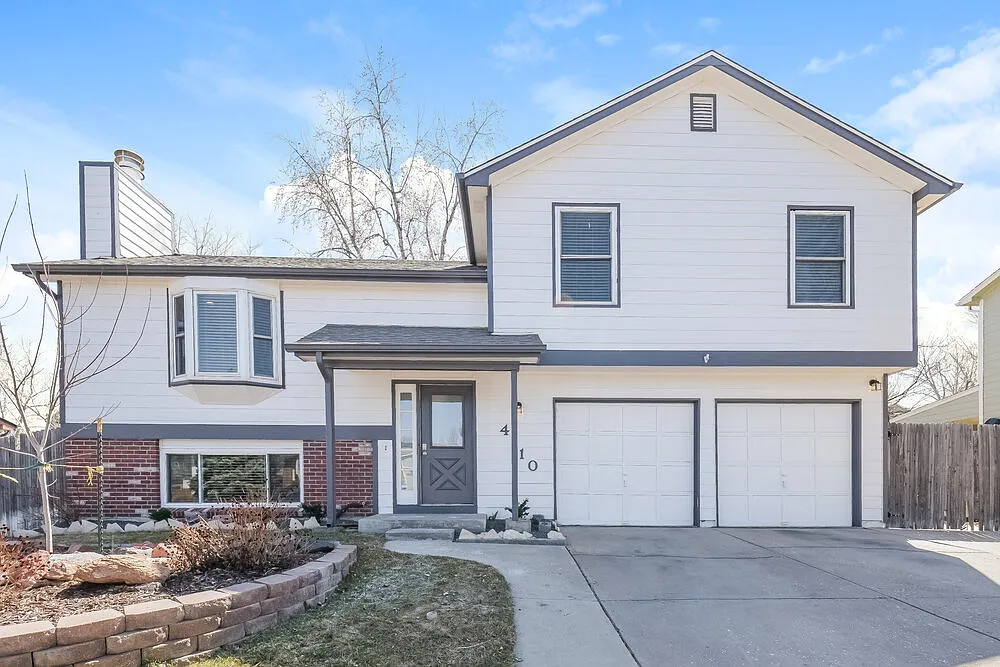 4 bed, 3.0 bath, 1720 sqft, $2,925 — Photo 1