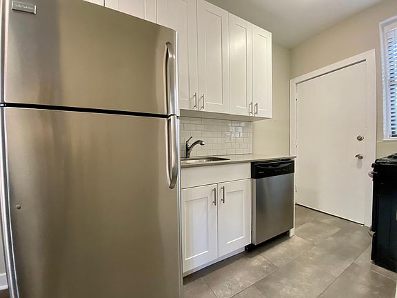 3rd image of 3423 N Elaine Pl APT 3E