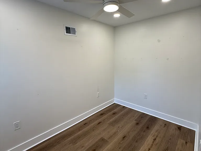 155 W Palmer St — Photo 26