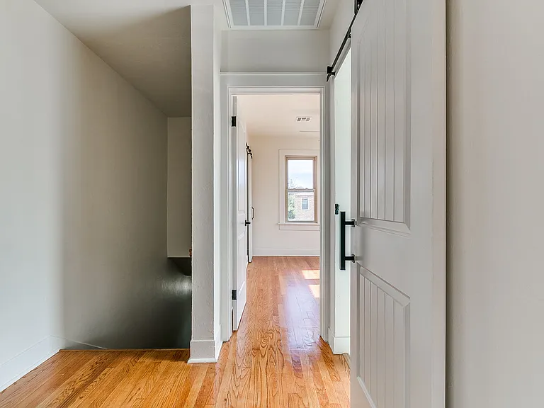1805 N Gatewood Ave — Photo 8