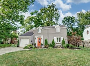 332 East Dr, Oakwood, OH 45419