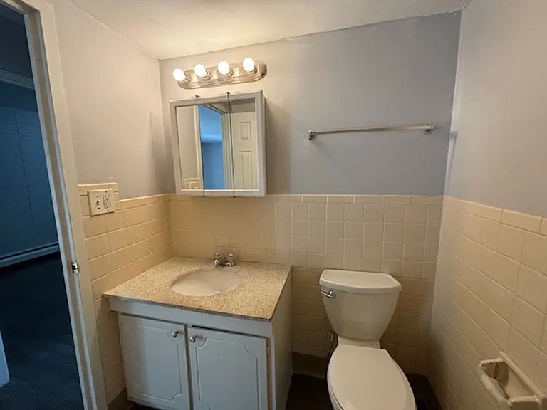 Apartment off 28th and Clyde Park Available — Photo 50