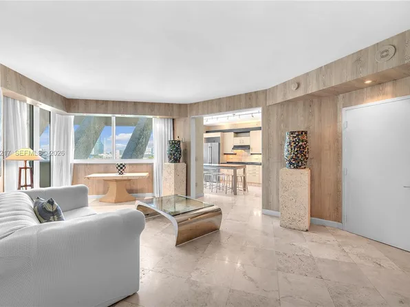 300 S Pointe Dr APT 906, Miami Beach, FL 33139