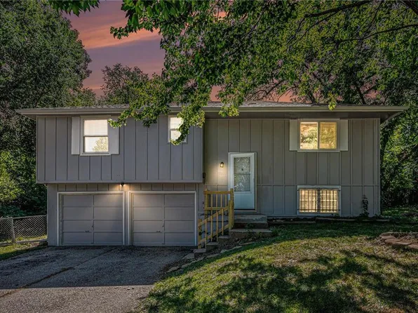 6011 E 150th Ter, Grandview, MO 64030