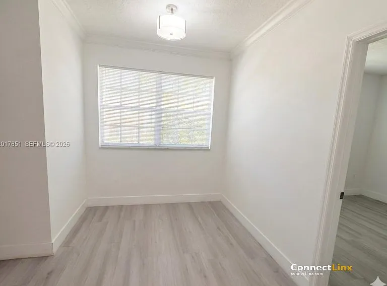 140 SW 117th Ave — Photo 2