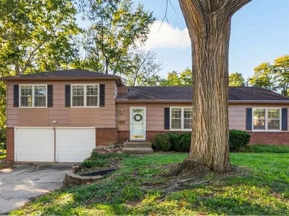 10130 Horton St, Overland Park, KS 66207