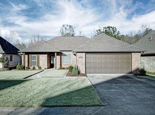 616 Greenfield Ridge Dr E, Brandon, MS 39042
