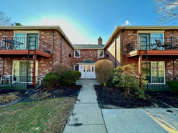 37 Fountain Ln APT 14, Weymouth, MA 02190