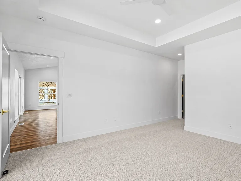 2143 Birch Ave — Photo 7