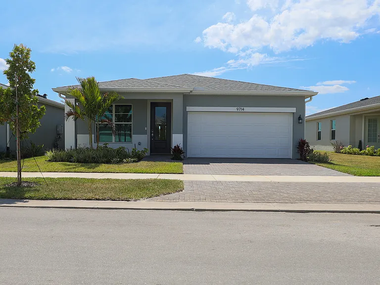 9714 SW Indra Way — Photo 2
